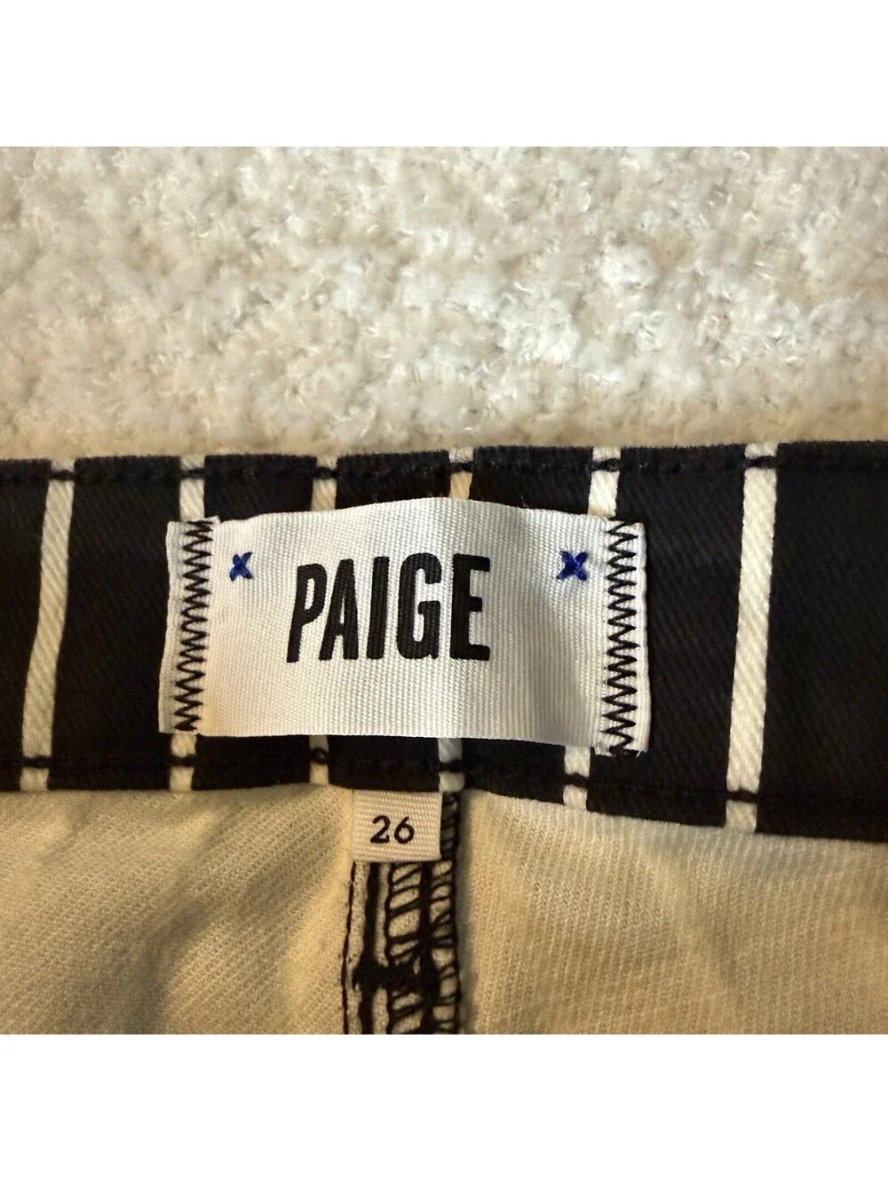 PAIGE Skyline Ankle Peg Women’s Shorts Size 26 Black White Striped Stretch USA